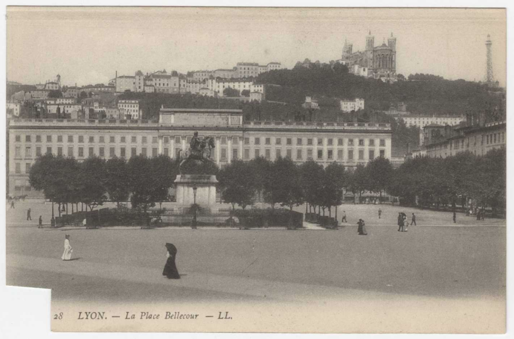 La place bellecour vers 1910
