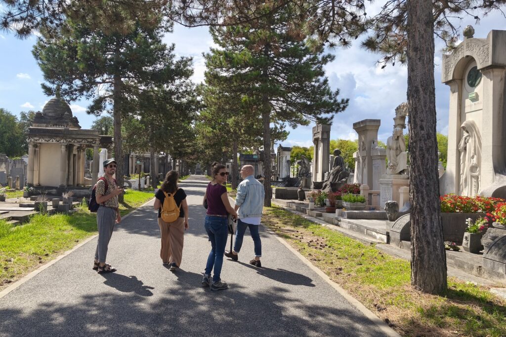 Cimetière Couv